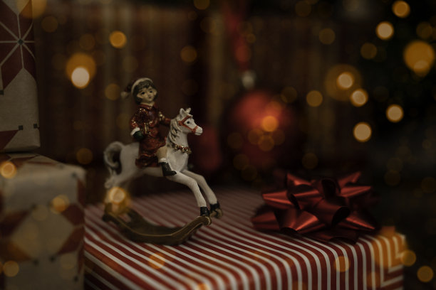 圣诞背景与礼物和装饰品图片下载