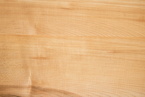 质地轻盈的枫木板覆盖着亚麻籽油图片下载