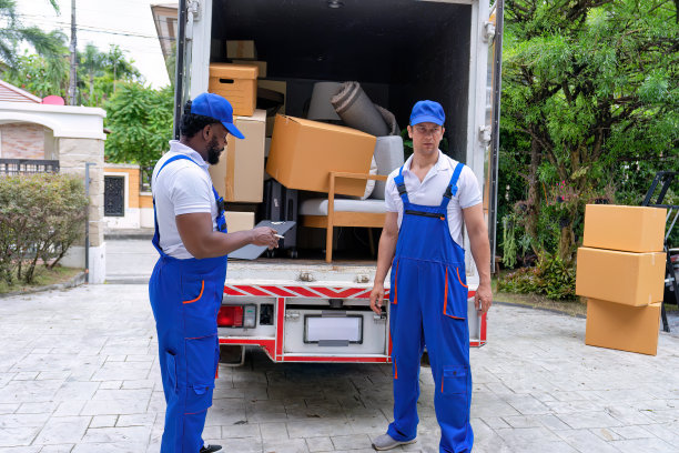 专业货物搬运服务使用卡车搬运个人物品图片下载
