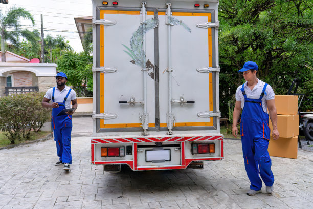 专业货物搬运服务使用卡车搬运个人物品图片下载