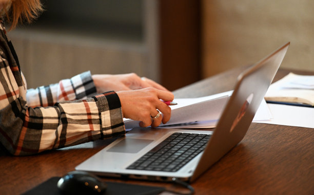 完成文书工作图片下载