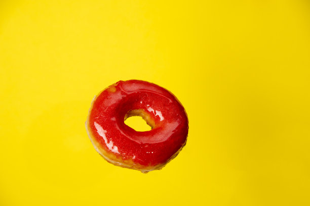 五颜六色的可爱的甜甜圈图片下载