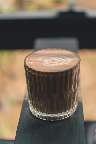 吧台上的咖啡图片下载