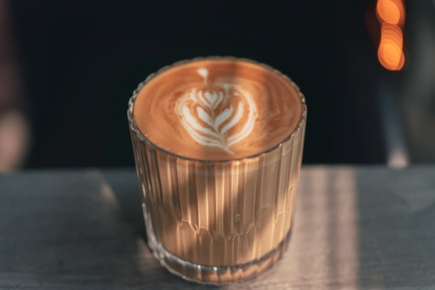 吧台上的咖啡图片下载