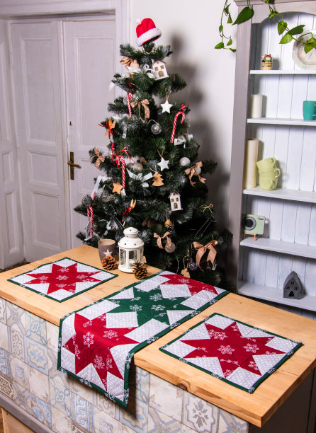 圣诞装饰为甜蜜的家庭庆祝图片下载