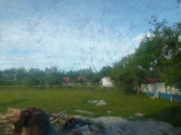 蓝天和院子的户外照片图片下载