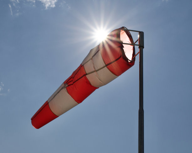 风向标。风向标国旗。风向指标。风的强度。图片下载