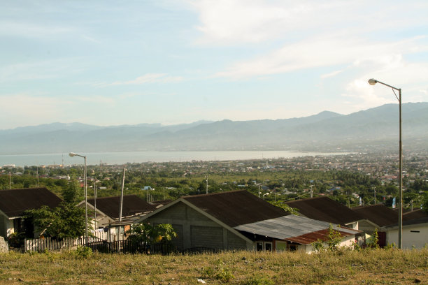 美丽的大海和住宅景观图片下载