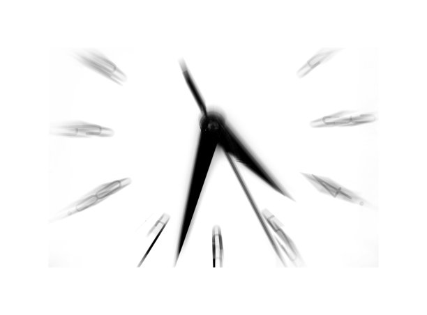 显示时间的时钟加速离开动作图片下载