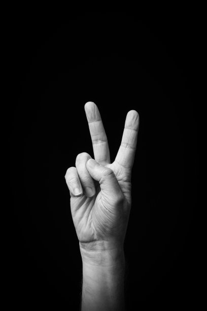 手示范日本手语字母“KA”或“有空格”图片下载