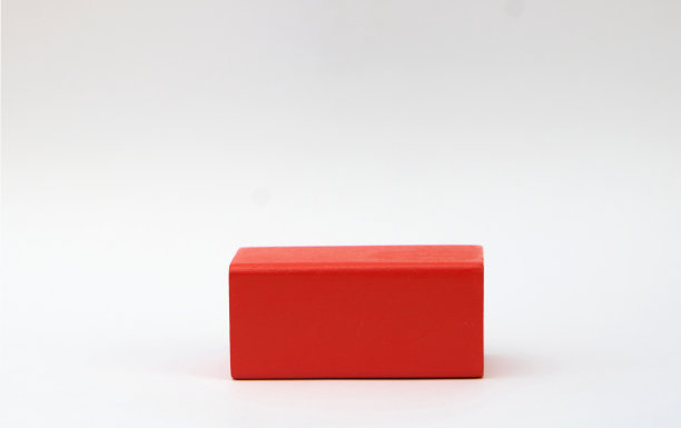 白底红木块图片下载