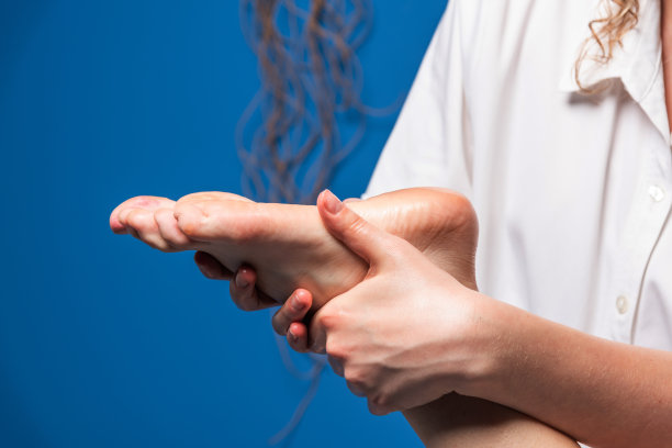 脚部按摩可以放松身心，保持身体健康图片下载