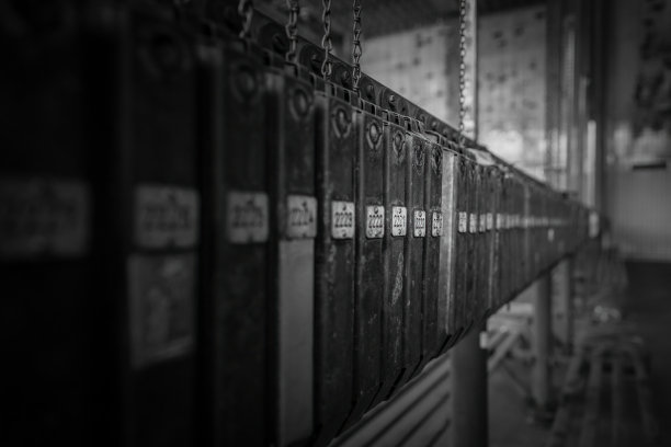 采矿用的旧钢磁带图片下载