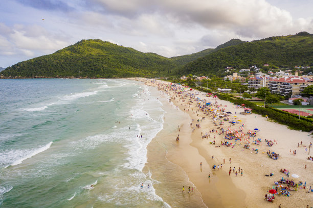 布拉瓦海滩鸟瞰图，弗洛里亚诺波利斯，圣卡塔琳娜，巴西图片下载