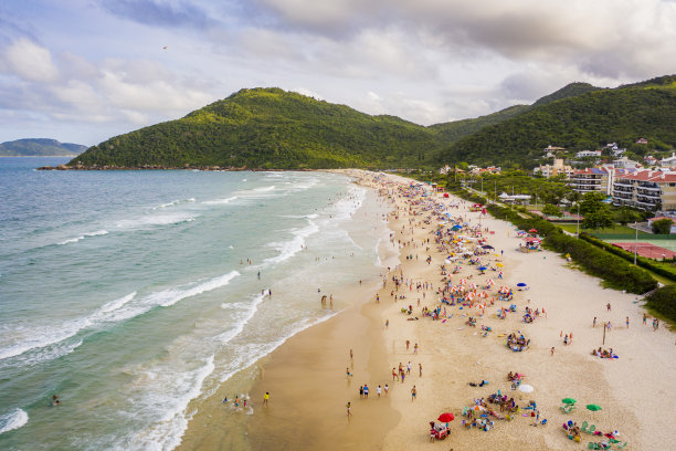 布拉瓦海滩鸟瞰图，弗洛里亚诺波利斯，圣卡塔琳娜，巴西图片下载