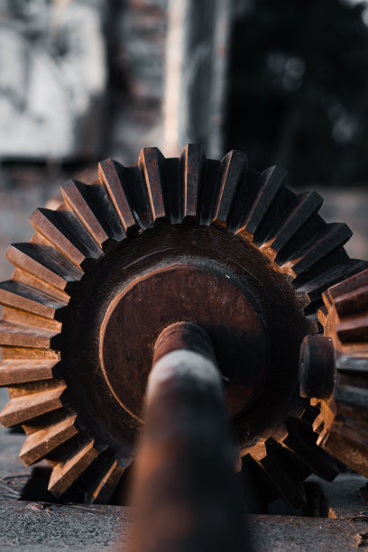 生锈的大齿轮图片下载