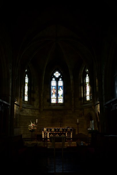 在一个教堂图片下载