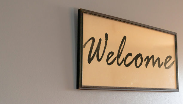 “欢迎”在一个古董相框里图片下载