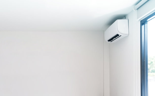 白墙上的空调图片下载