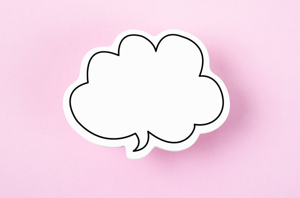 在美丽的背景下，用复制空间交流说话的语音泡泡。图片下载