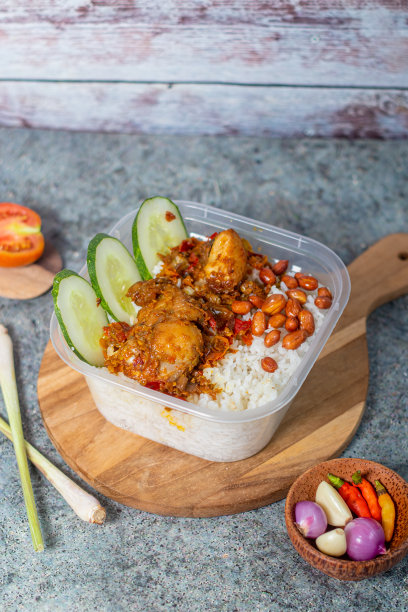 辣子鸡炒花生黄瓜饭图片下载