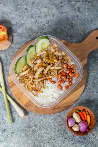 辣子鸡炒花生黄瓜饭图片下载