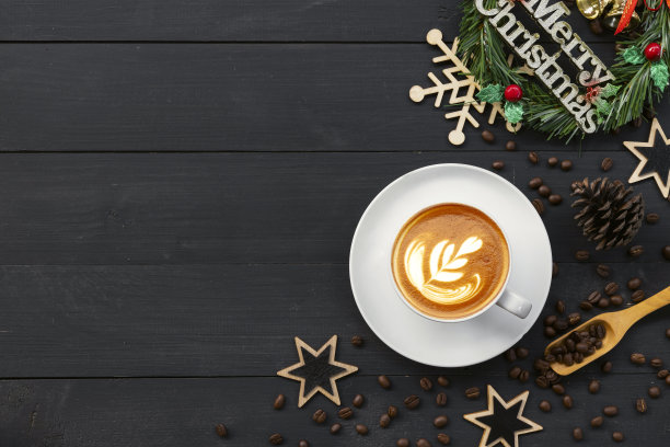 圣诞背景咖啡杯，节日装饰品，圣诞海报，网站，问候，咖啡横幅，圣诞和新年横幅设计。圣诞节装饰咖啡店的图片图片下载