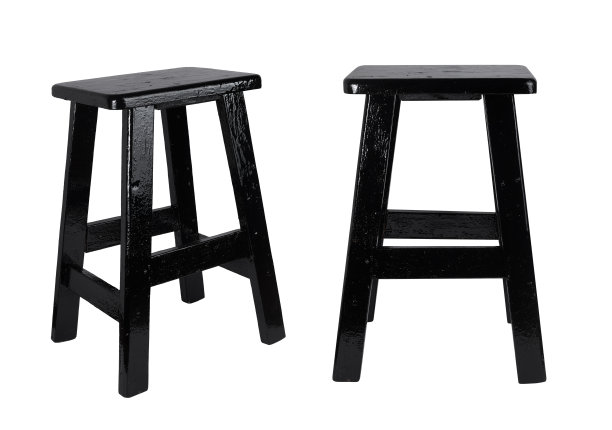 黑色的旧木椅孤立在白色的背景上图片下载