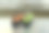糕点师正在准备手工制作的万圣节绿橙怪兽纸杯蛋糕图片下载