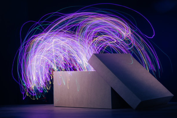 神秘的纸板箱图片下载