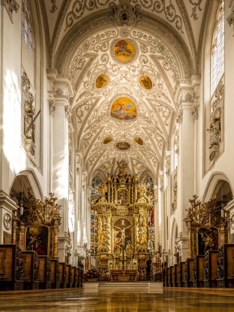 巴伐利亚州兰茨堡市莱赫市玛利亚·希梅尔法特教堂的内部图片下载