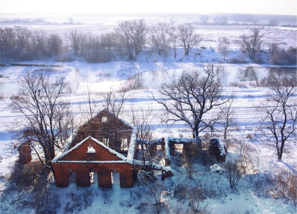晨光中美丽的乡村风景。俄罗斯的冬天图片下载