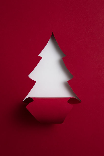纸做的圣诞树的冬季假期概念图片下载