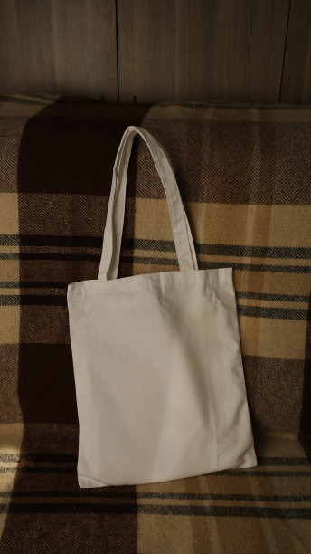 白色的购物者。时尚包模板。图片下载