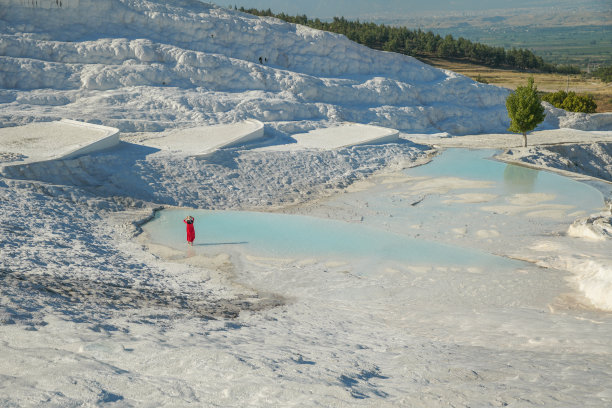 土耳其Denizli Pamukkale的石灰华梯田图片下载