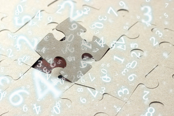 命理学，缺少最后一块拼图，解决方案概念，或完成的行动，被数字包围图片下载