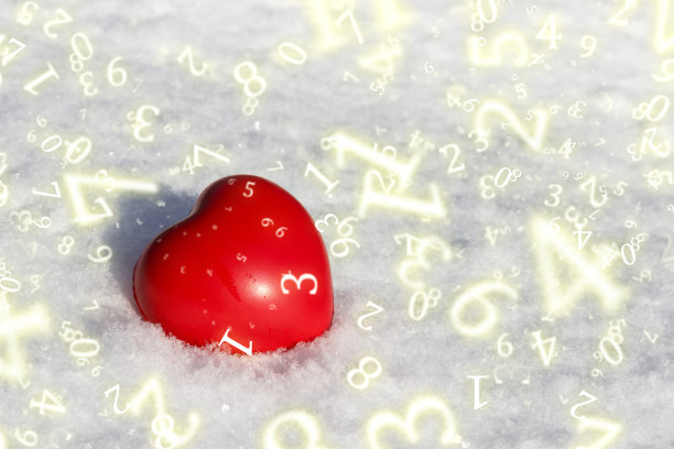 命理学，红心在雪里，被数字包围图片下载
