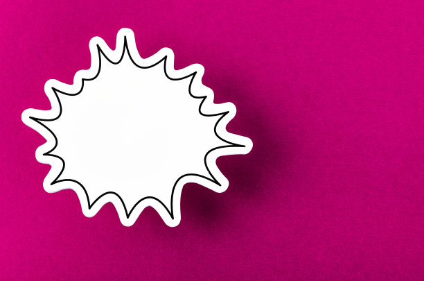 在粉色背景上的语音泡泡与复制空间交流说话说话的概念。图片下载