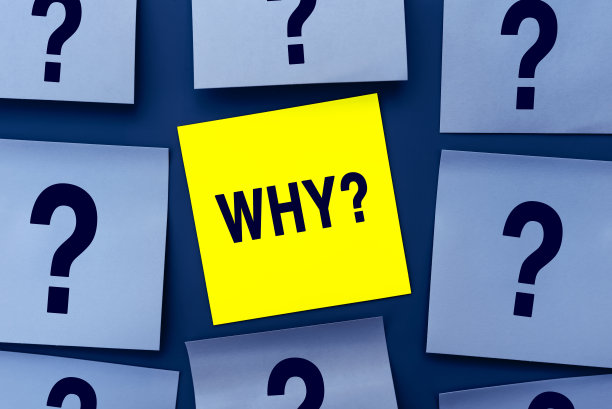 名片上的字为什么信息，用于展示，业务。黄色的贴纸夹在蓝色的便签纸中。经营理念。家庭办公室图片下载