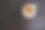 热卡布奇诺在白色杯子木制背景，咖啡是一种受欢迎的饮品在世界各地。图片下载