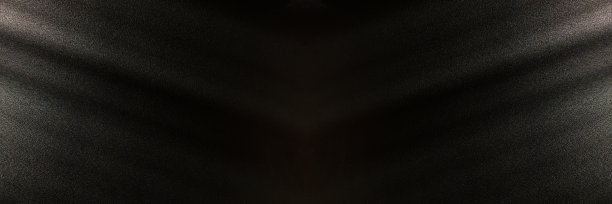 黑色背景与阳光眩光。也可以作为叠加与混合模式屏幕。图片下载