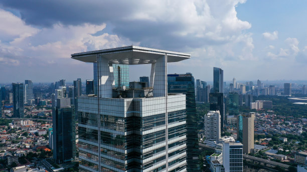 雅加达摩天大楼的屋顶特写图片下载