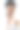 画像一个微笑的黑人年轻女子在咖啡店放松，喝拿铁咖啡。美丽的年轻女子正在享受拿铁。特写女孩喝拿铁咖啡的脸。图片下载