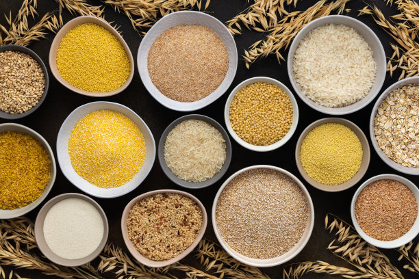 碗里的谷物图片下载