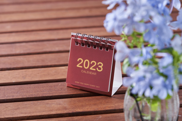 2023台历和花的特写图片下载