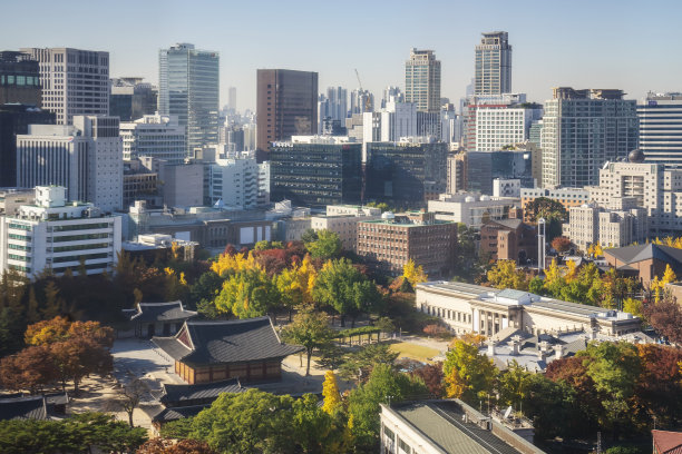 首尔天际线与昌德宫图片下载