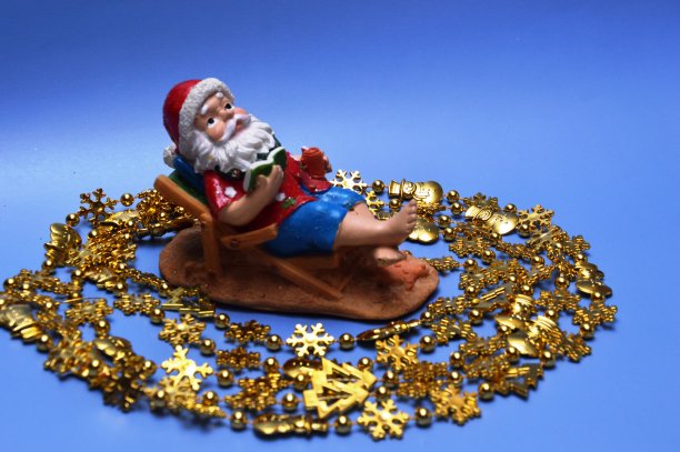 圣诞老人的小雕像图片下载