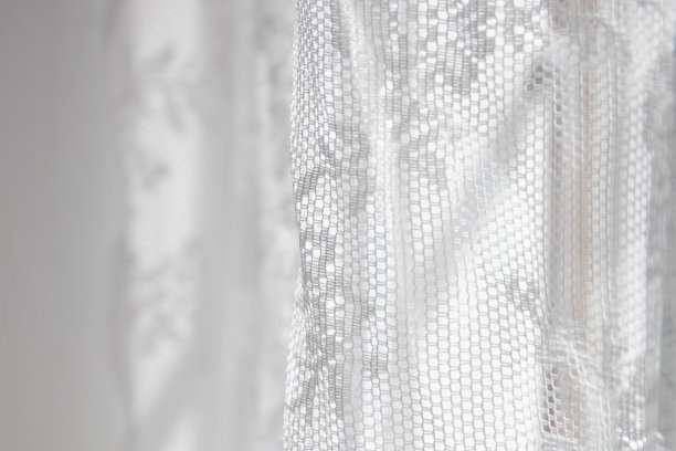 关闭白色蕾丝窗帘图片下载