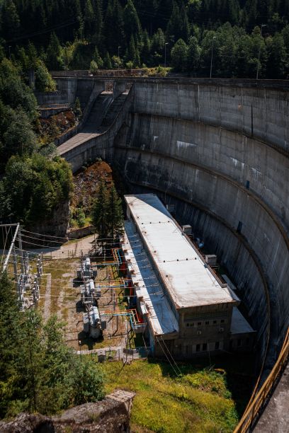 一个废弃的农业工厂的航拍照片图片下载
