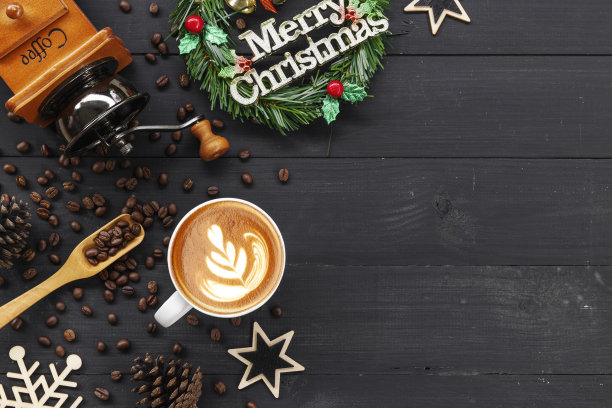 圣诞背景咖啡杯，节日装饰品，圣诞海报，网站，问候，咖啡横幅，圣诞和新年横幅设计。圣诞节装饰咖啡店的图片图片下载